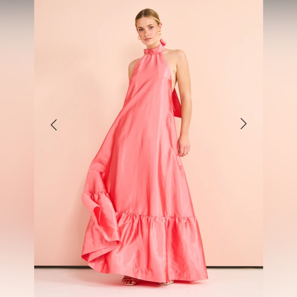 NWOT Gateau Halter Gown